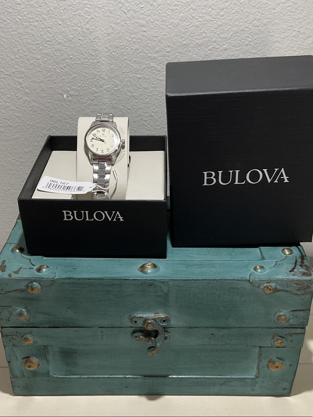 Brand New Working Bulova Classic Collection 28mm Ladies Wristwatch 96L167
